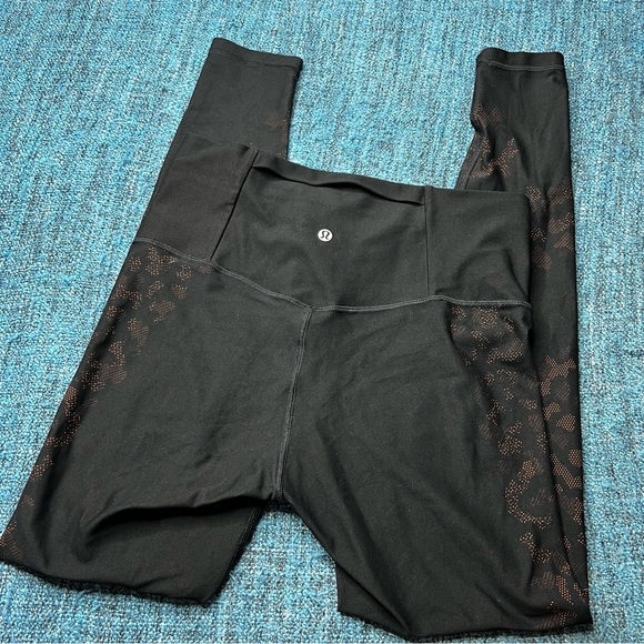 Lululemon Mapped Out High Rise Leggings in Black Brick Camo 28" - Picture 3 of 8